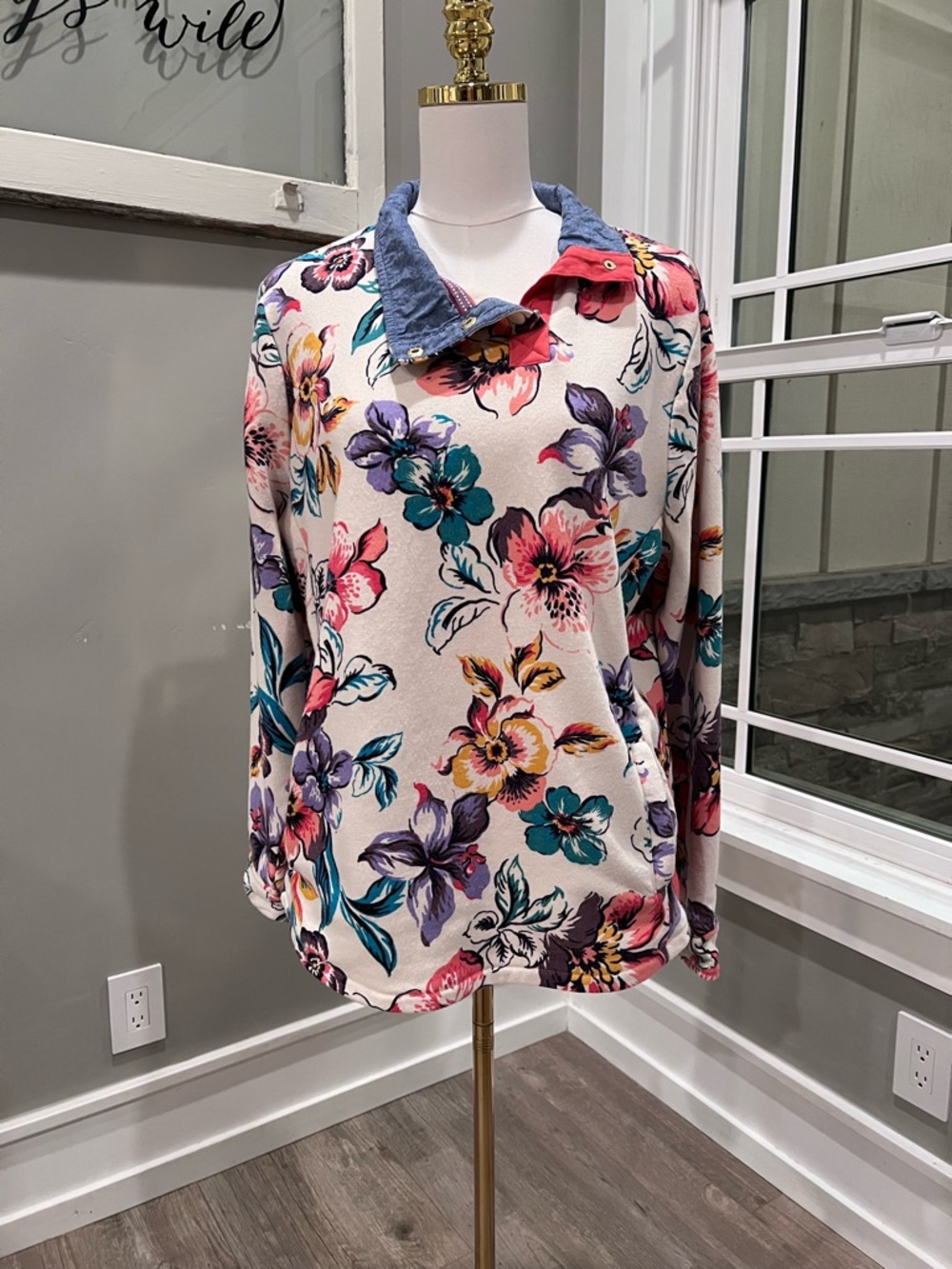 Floral Print Pullover Top with Contrast Collar - Cream/Multi